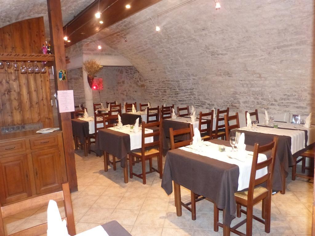 Hotel Du Donjon Champlitte-et-le-Prelot Exterior photo