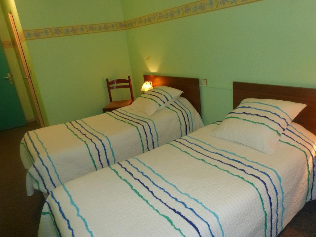 Hotel Du Donjon Champlitte-et-le-Prelot Room photo