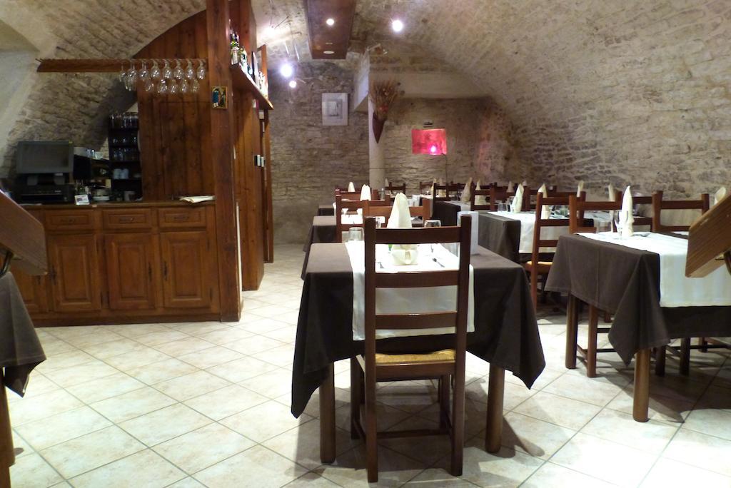 Hotel Du Donjon Champlitte-et-le-Prelot Exterior photo