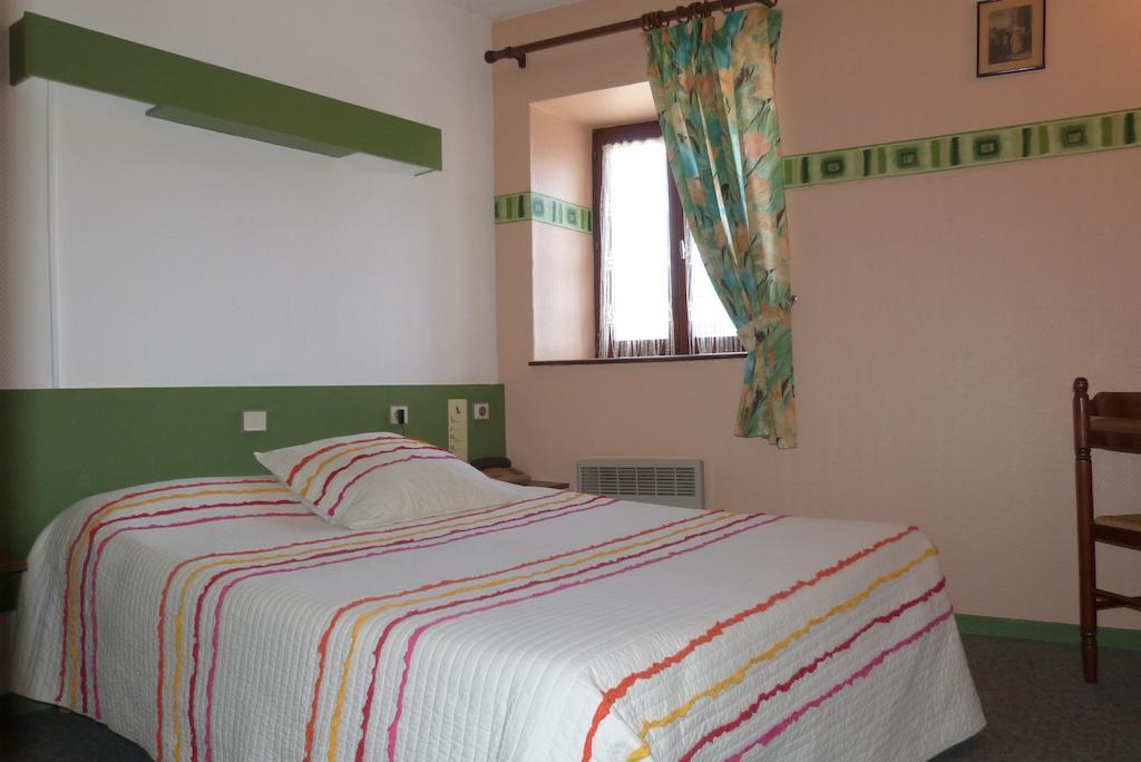 Hotel Du Donjon Champlitte-et-le-Prelot Room photo