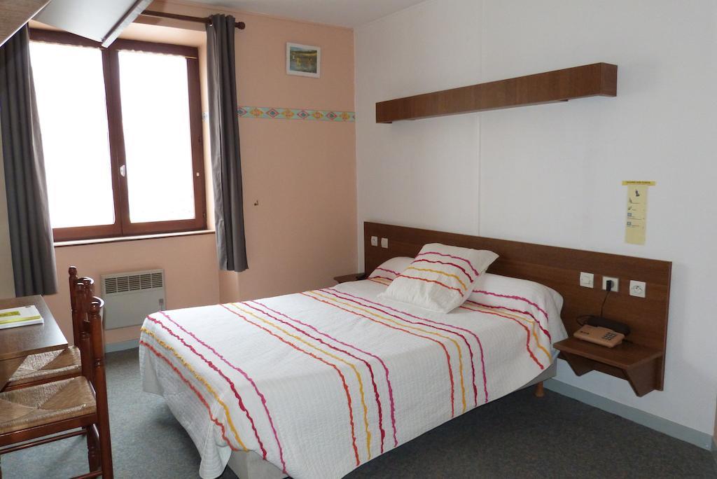 Hotel Du Donjon Champlitte-et-le-Prelot Room photo