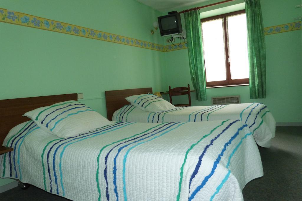 Hotel Du Donjon Champlitte-et-le-Prelot Room photo